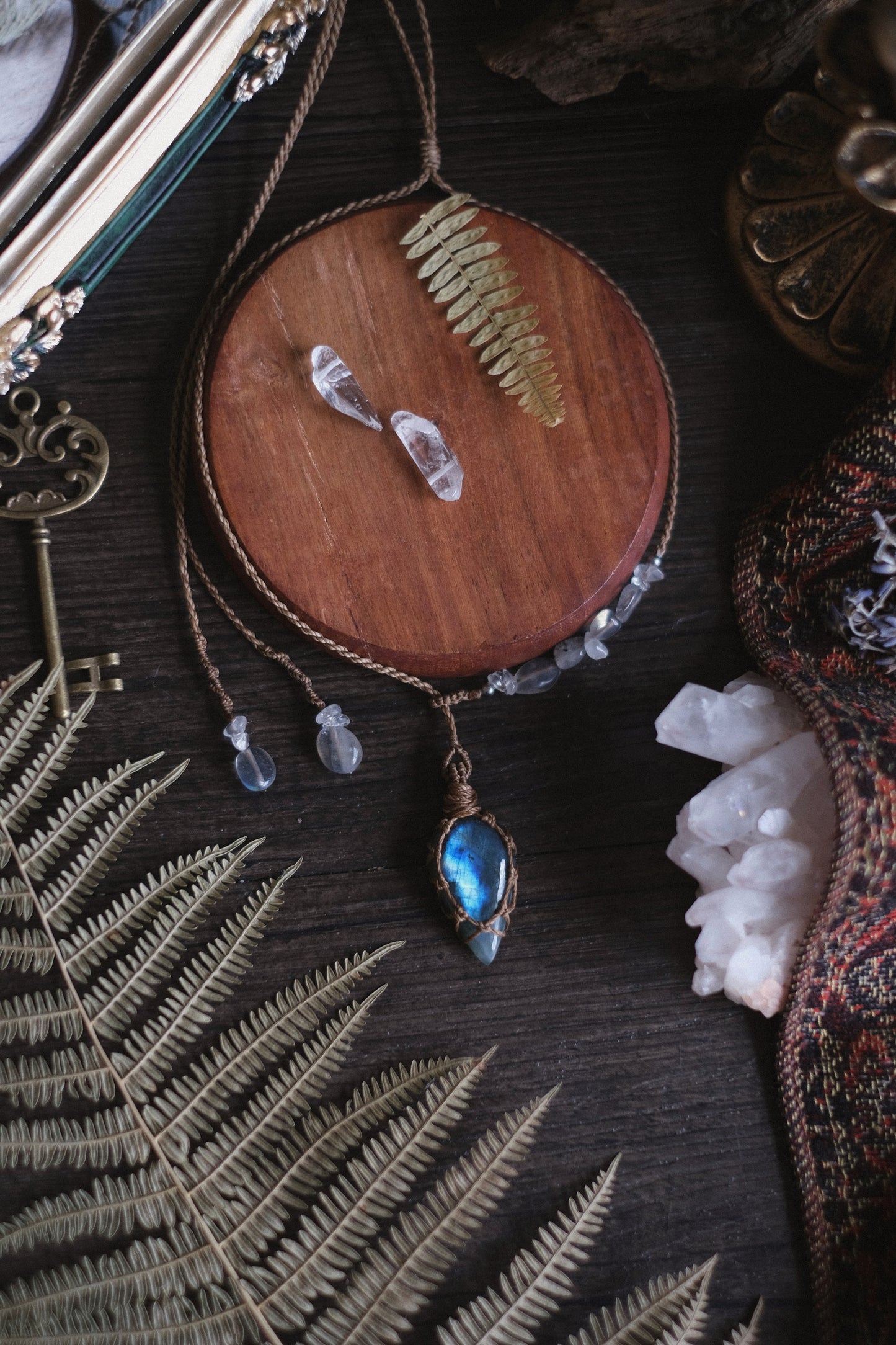 1.Ciondolo ‘Eirlys’ con Labradorite