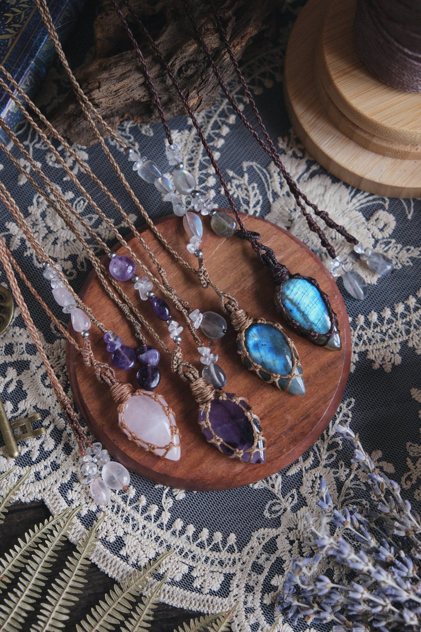 2.Ciondolo ‘Eirlys’ con Labradorite