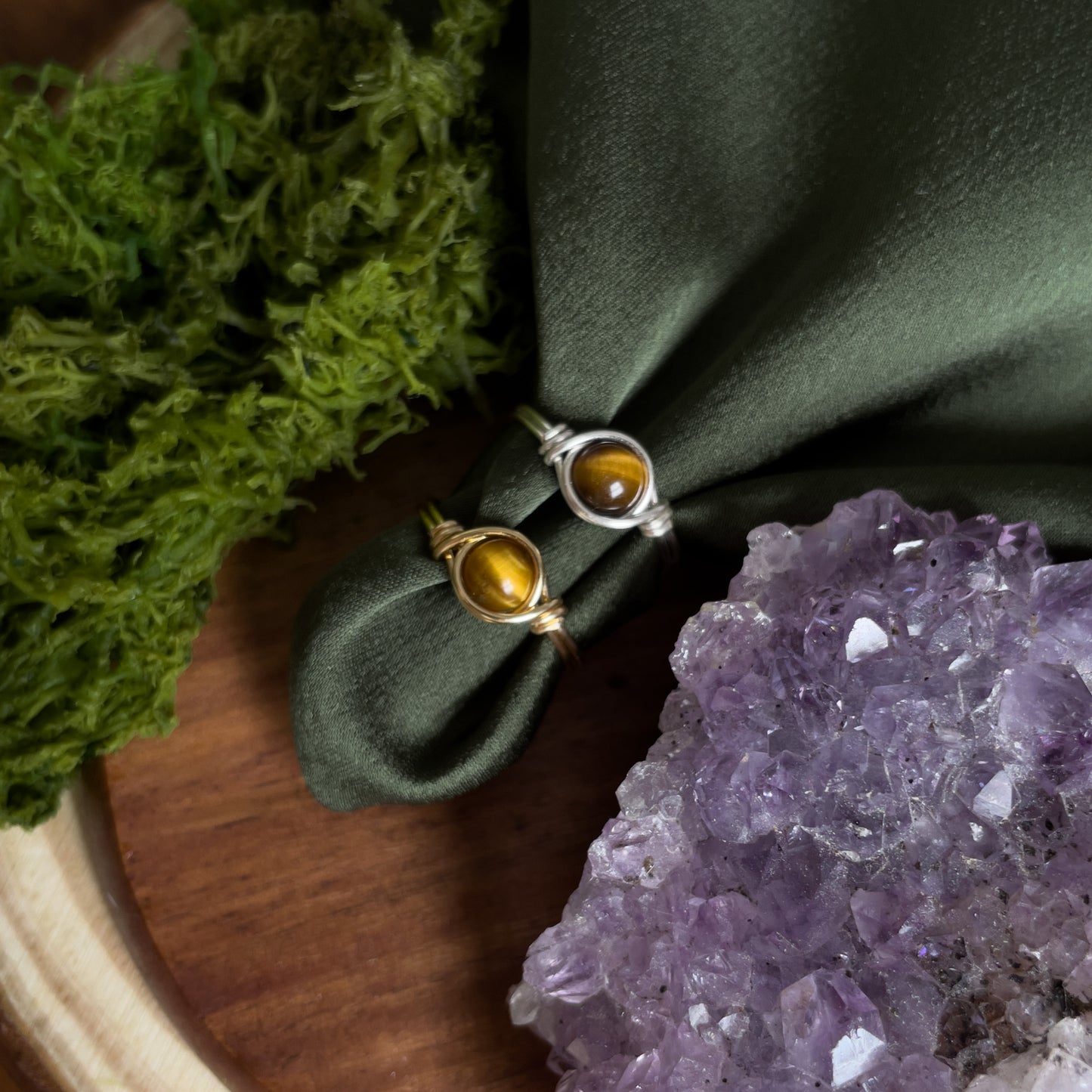 Minimal ring in Tiger's Eye