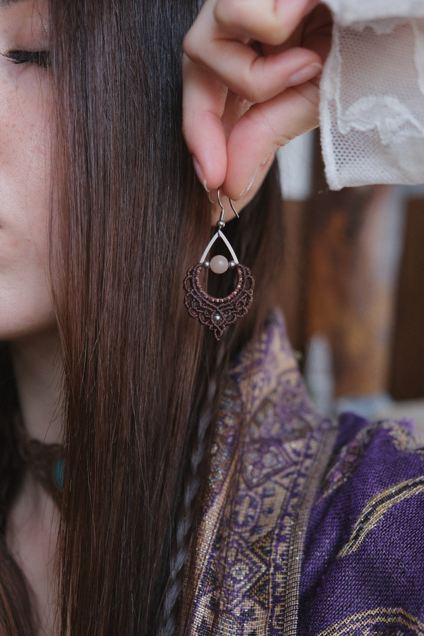 Orecchini ‘Alyndra’ con Adularia pesca