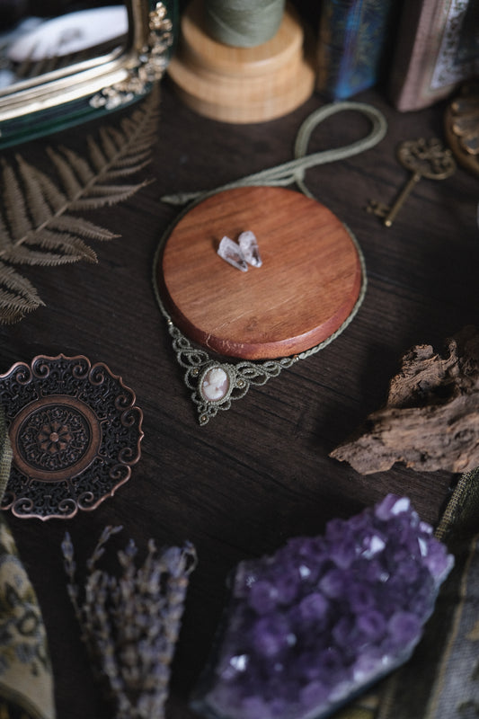 Girocollo ‘Silene’ con cammeo rosa