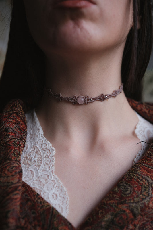 Choker ‘Hesperis’ con Quarzo Rosa