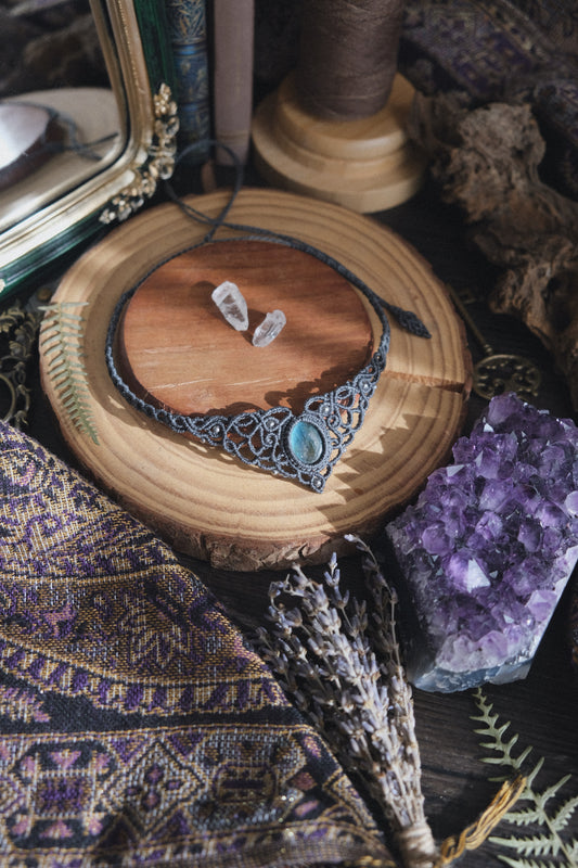 „Weiden“-Halskette mit Labradorit