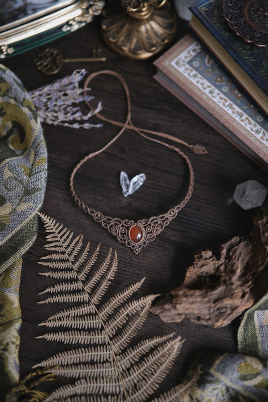 Girocollo ‘Amanita’ con Corniola