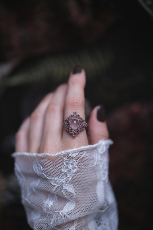 Anello ‘Elowen’ con Quarzo Rosa