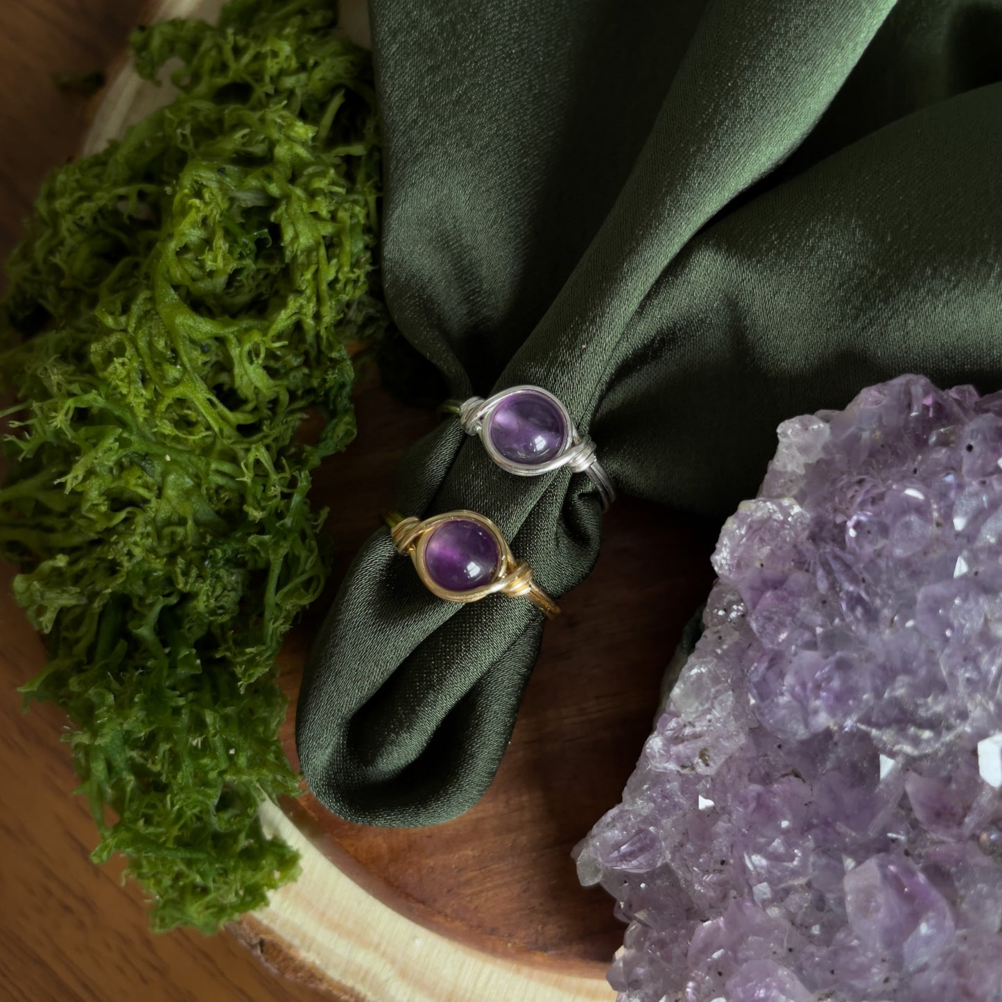 Minimaler Ring aus Amethyst